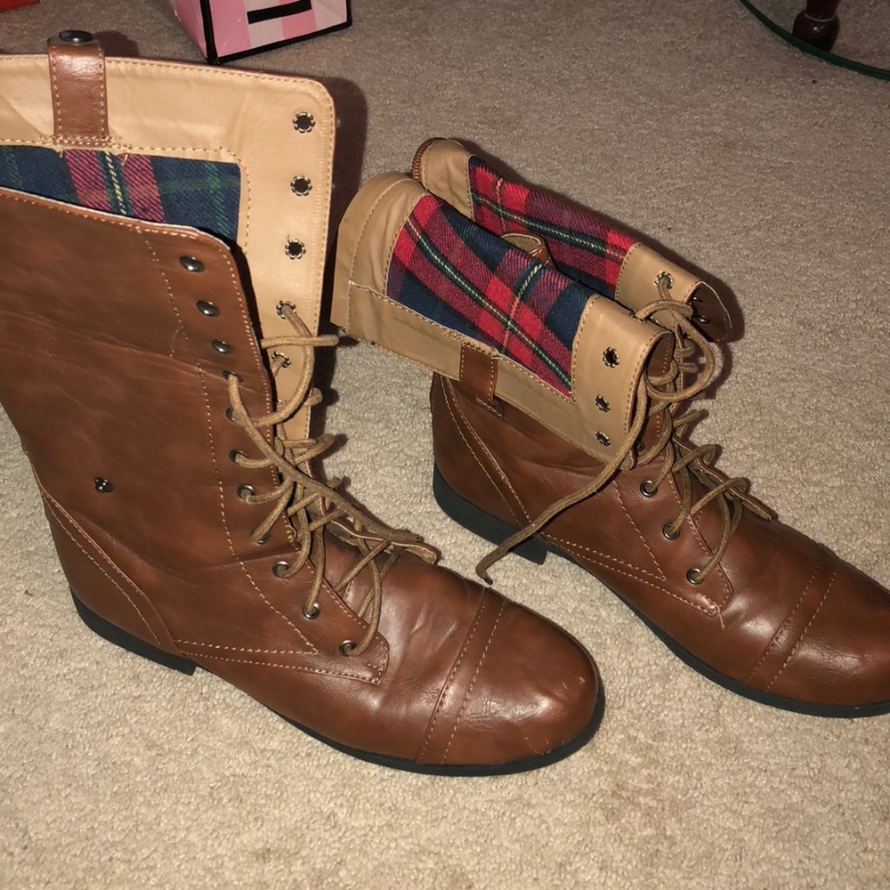 Combat boots